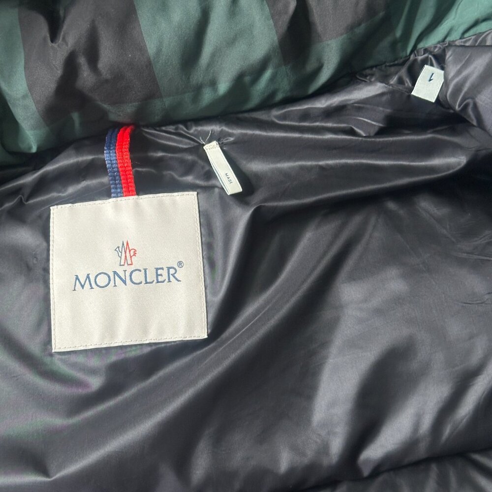 Moncler Aubrac Black & Green Plaid Print Down Jacket Authentic Size 1/Small Mens - Picture 4 of 8